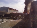 Požár skladu pneumatik 2012